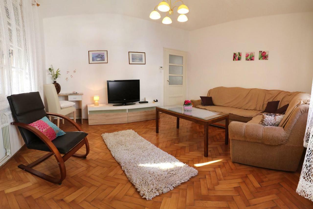 Arena Festival Apartment Pula Exterior photo