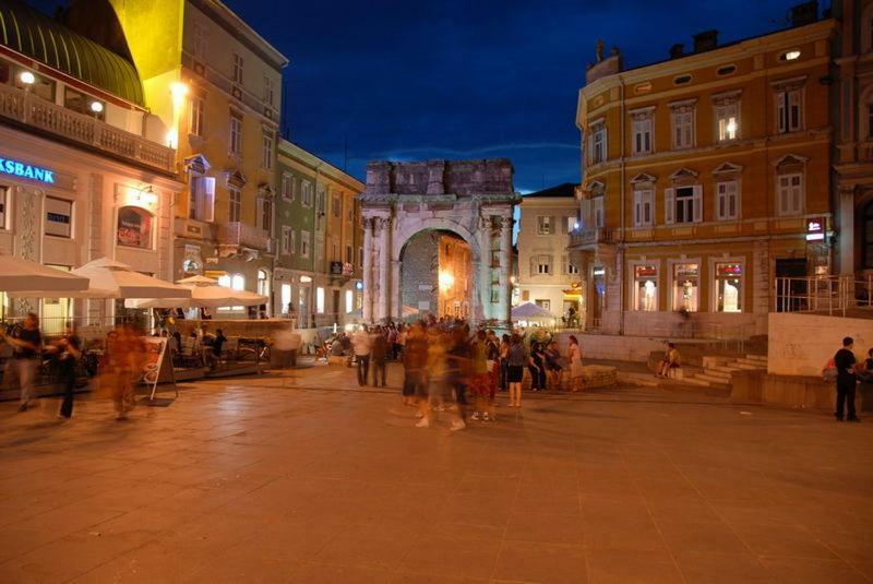 Arena Festival Apartment Pula Exterior photo