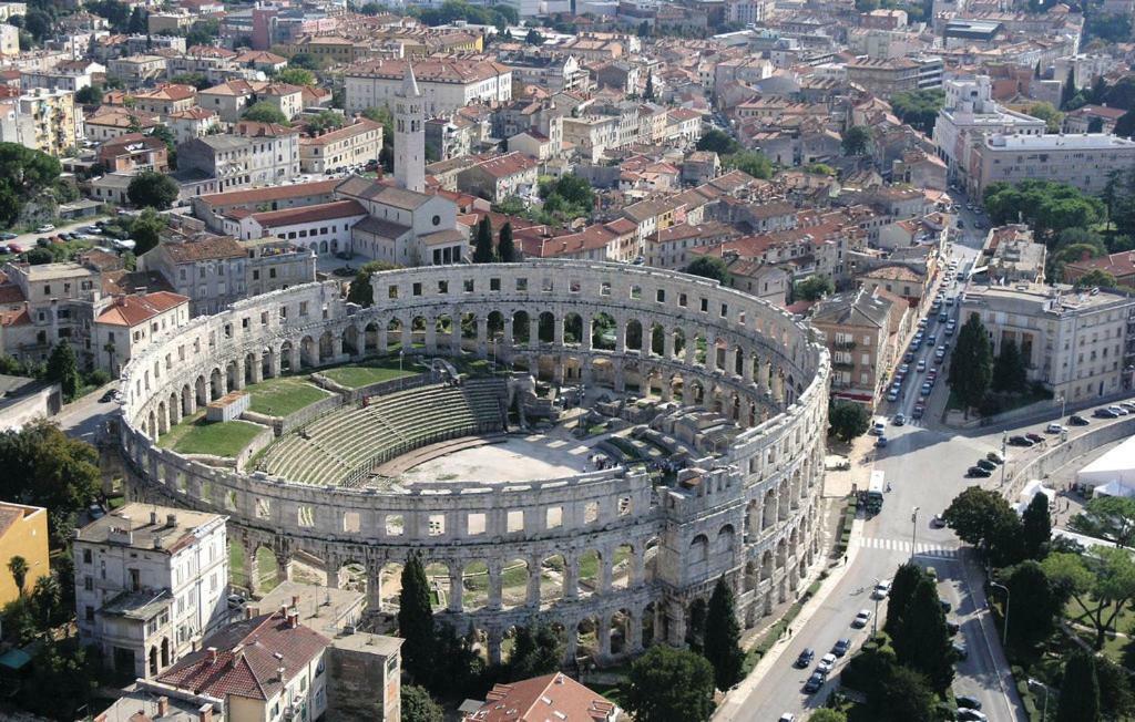 Arena Festival Apartment Pula Exterior photo