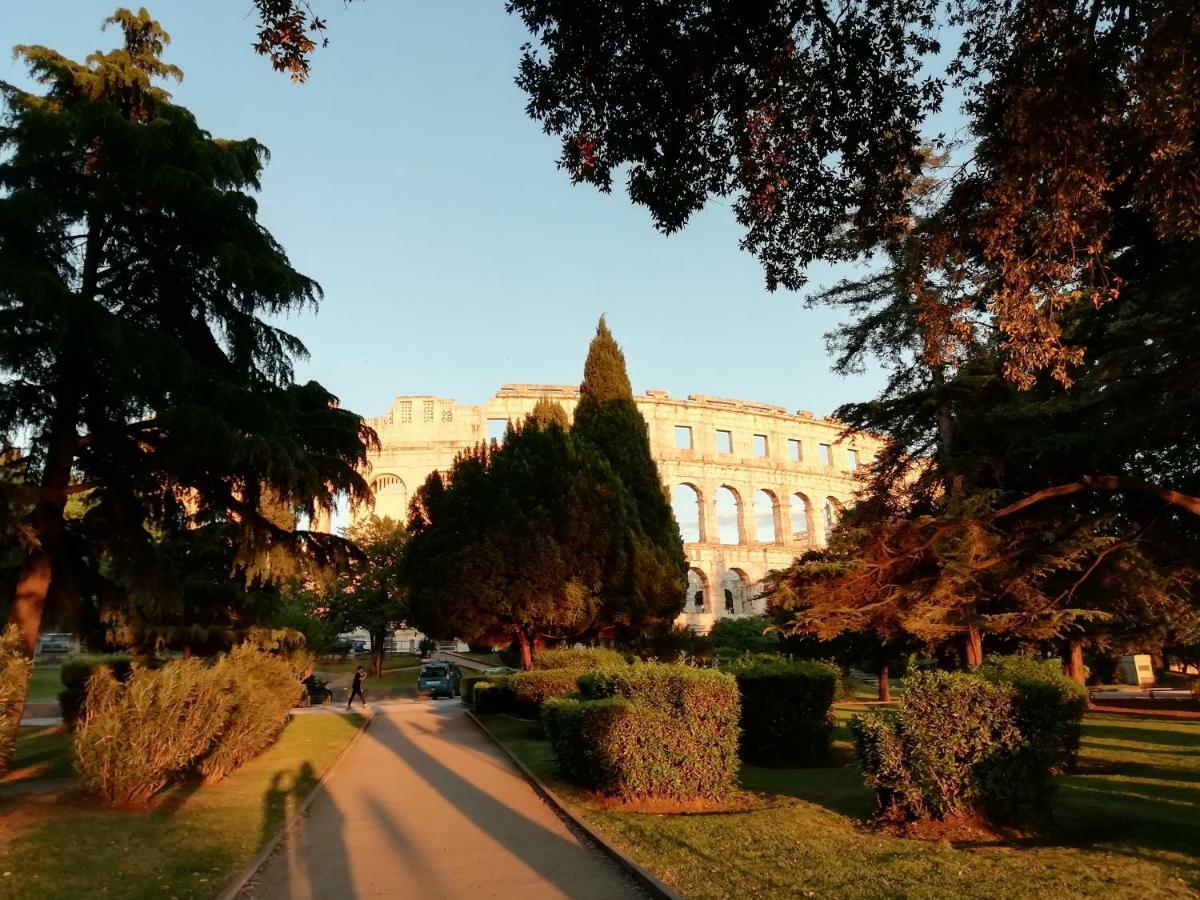 Arena Festival Apartment Pula Exterior photo